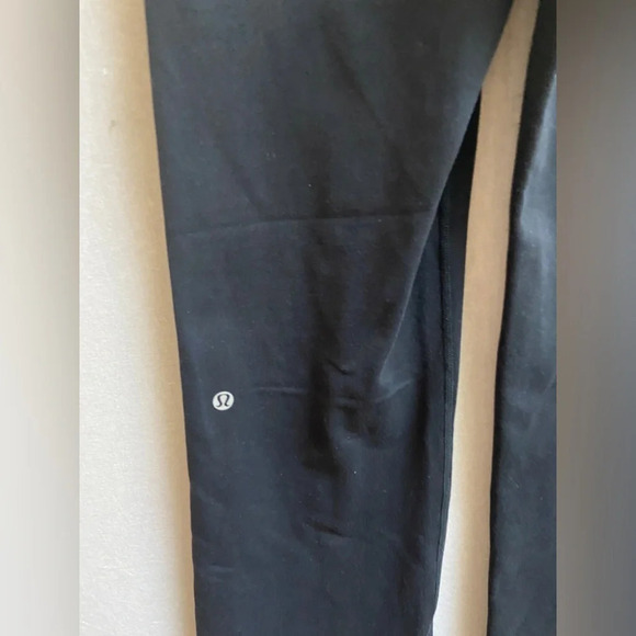 Lululemon Athletica straight leg cropped workout yoga pants SZ 4 - Picture 4 of 11